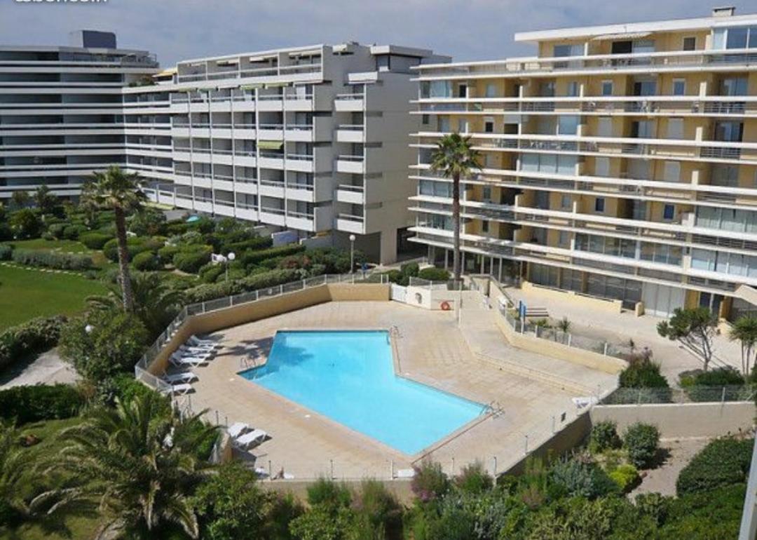 Appart Face A La Mer Les Pieds Dans L'Eau Canet-en-Roussillon Exterior photo